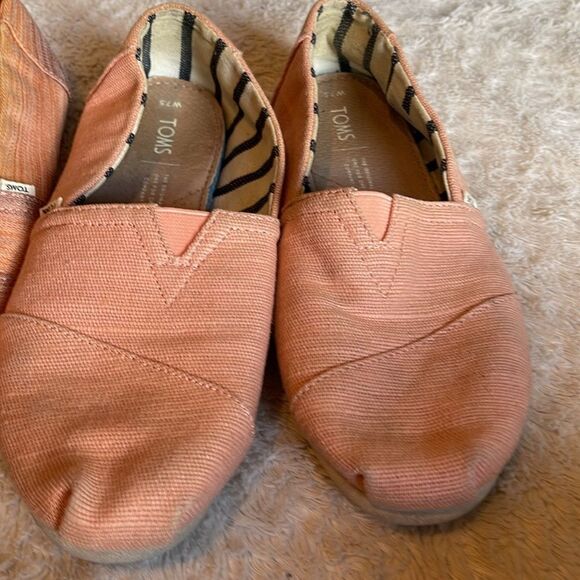Toms size 7.5 (bundle of 2 ) - Picture 3 of 11